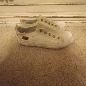Blowfish White Shoes Size 7 Womans In GUC